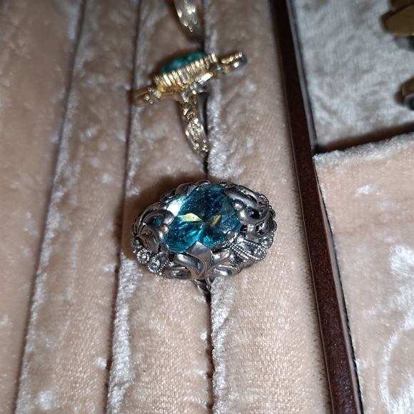 Vintage Blue Gemstone Ring Sz (Adjustable) - Picture 3 of 4